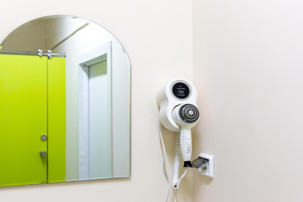 Хостел 689Capsulehotel&Coffee อัลมาตี ภายนอก รูปภาพ